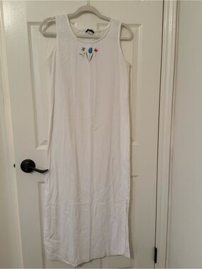 Teddi White Sleeveless Maxi Dress with beautiful Embroidered Flowers vacation